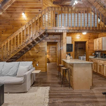 Dudley I By Avantstay Cosy Cabin W Hot Tub Incredible Views พิเจนฟอร์จ ภายนอก รูปภาพ